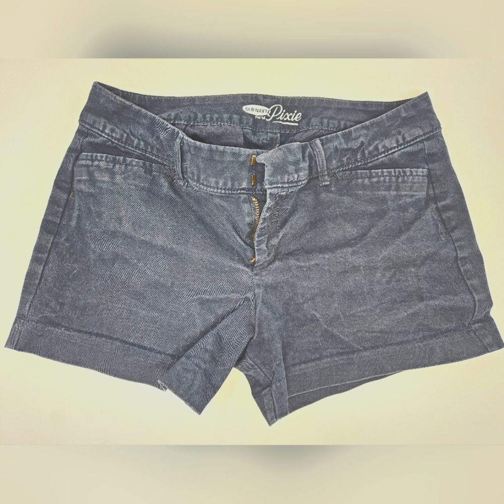 Old Navy mid-rise Pixie short in Navy